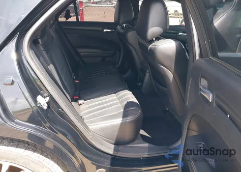 2014 Chrysler 300 300S z USA, uszkodzony, nr VIN 2C3CCABG9EH143122